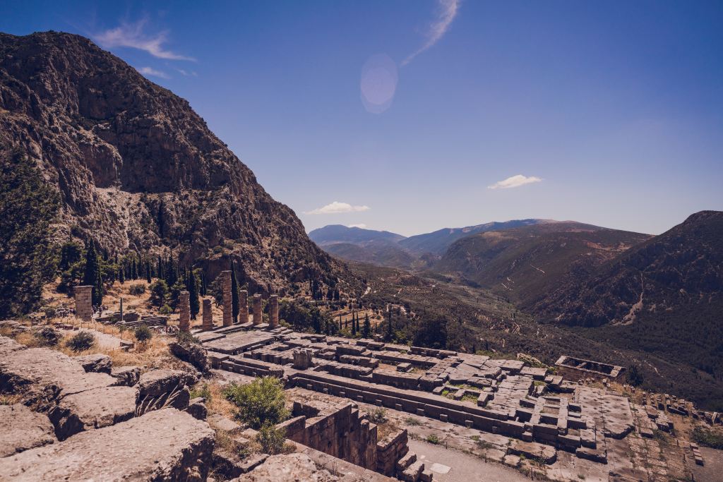 How to get from Athens to&nbsp;Delphi?
